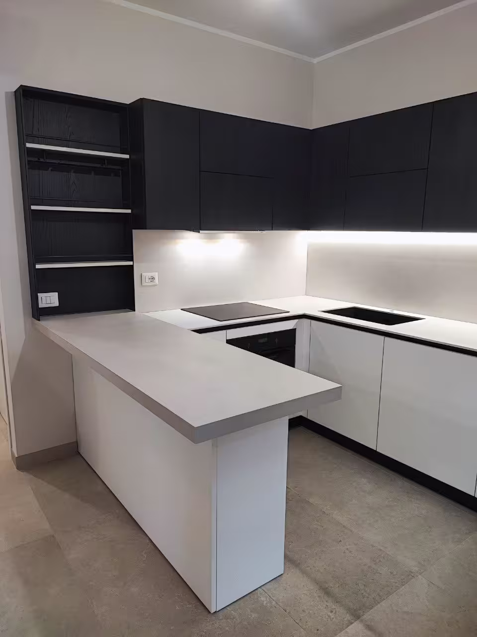 Cucina moderna su misura nello showroom Arredocasa a Quarrata (foto 1 di 15)