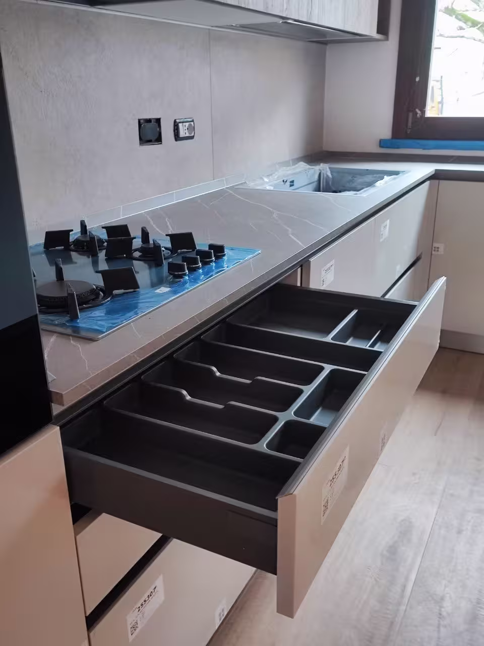 Cucina moderna su misura nello showroom Arredocasa a Quarrata (foto 4 di 15)